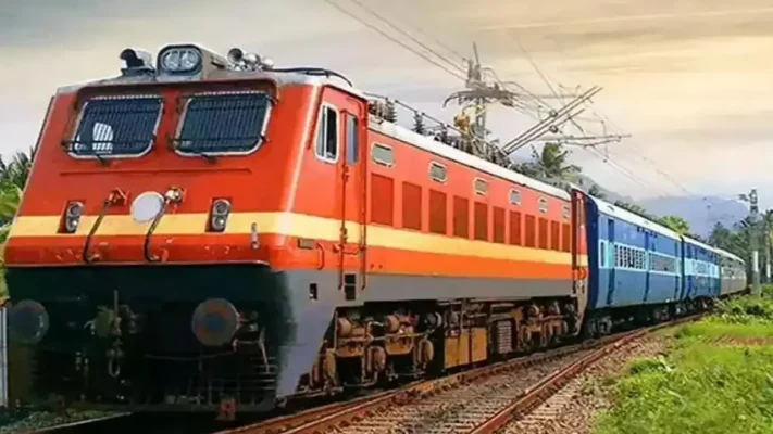 ട്രെയിന്‍ ടിക്കറ്റ് ബുക്ക് ചെയ്യുന്നവര്‍ ശ്രദ്ധിക്കുക ; ട്രെയിന്‍ പുറപ്പെടുന്നതിന് 8 മണിക്കൂര്‍ മുമ്പ് ടിക്കറ്റ് റദ്ദ് ചെയ്താല്‍ റീഫണ്ട് ലഭിക്കില്ല, മാറ്റങ്ങള്‍ ഇങ്ങനെ ;