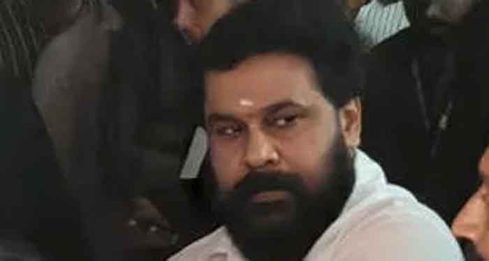 ദിലീപിന് വീണ്ടും തിരിച്ചടി: എറണാകുളം ശിവക്ഷേത്രത്തിലെ ചടങ്ങിന് ക്ഷണിച്ചത് വിവാദമായി; ഒഴിവാക്കി