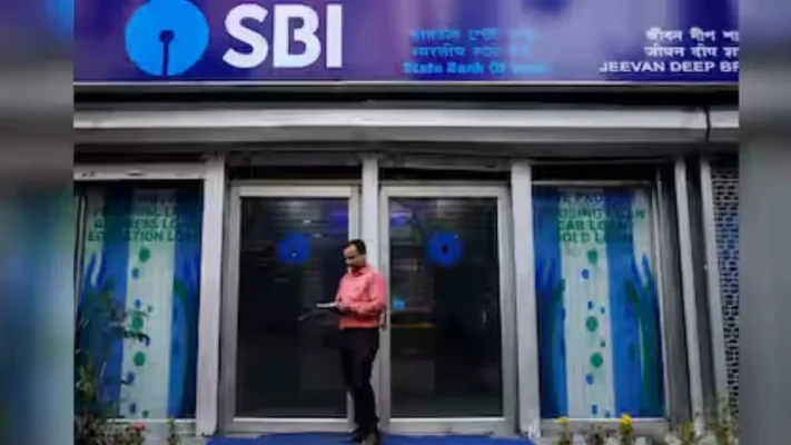 എസ്ബിഐ അക്കൗണ്ടുളളവര്‍ ശ്രദ്ധിക്കുക! എടിഎമ്മില്‍ നിന്ന് പണം പിന്‍വലിക്കുമ്പോള്‍ ഇനി കൂടുതല്‍ തുക നല്‍കണം;  പുതിയ നിരക്കുകള്‍ ഇങ്ങനെ!