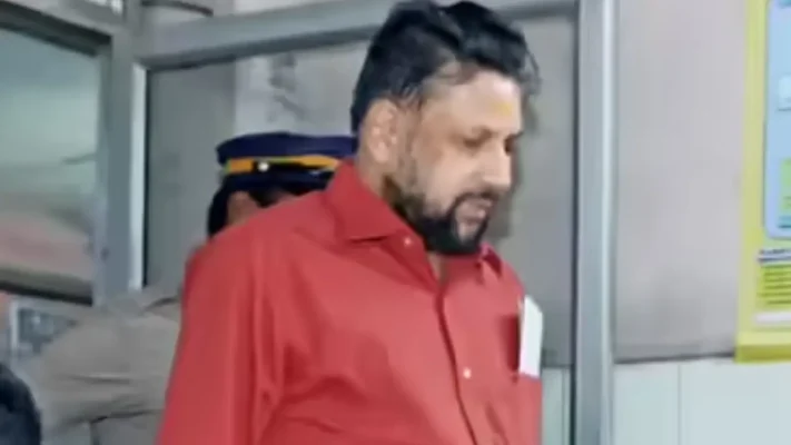 തന്ത്രി കണ്ഠരര് രാജീവര് ആശുപത്രിയില്‍! ജയിലില്‍ വെച്ച് ദേഹാസ്വാസ്ഥ്യം; ‘എന്നെ കുടുക്കിയതാണ്’ ആവര്‍ത്തിച്ച് തന്ത്രി