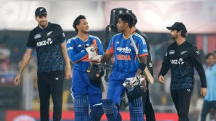 ന്യൂസിലന്റിനെ ആദ്യം എറിഞ്ഞിട്ടു; പിന്നെ അടിച്ചൊതുക്കി, മൂന്നാം ട്വന്റി20 യില്‍ ഇന്ത്യയ്ക്ക് തകര്‍പ്പന്‍ ജയവും പരമ്പരയും, തുടര്‍ച്ചയായി മൂന്നാം മത്സരത്തിലും റണ്‍സ് നേടാനാവാതെ സഞ്ജു. പൂജ്യത്തിന് പുറത്തായി