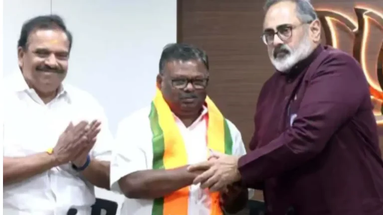 s RAJESNDRAN JOINS BJP (1)