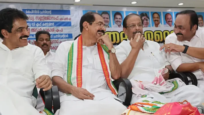 സിപിഎമ്മിനു പിന്നാലെ ഭവന സന്ദർശനവുമായി കോൺഗ്രസ്സും; ഫെബ്രുവരി 20 മുതൽ കോൺഗ്രസ് നേതാക്കൾ വീടുകളിലെത്തും