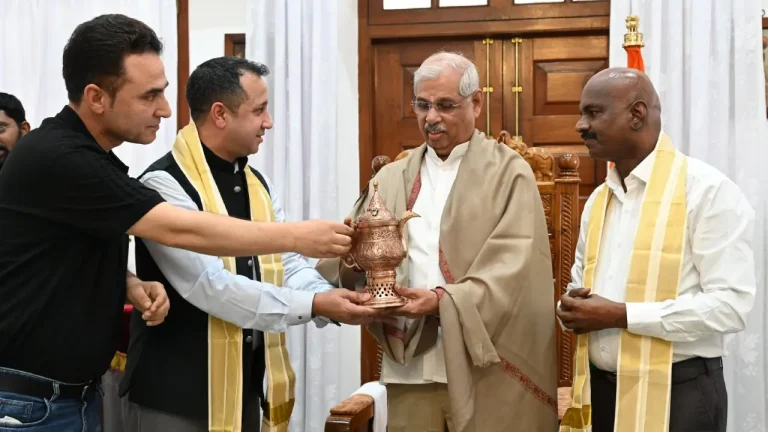 Kerala Governor meet PIB