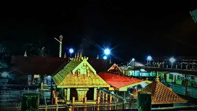 അനാദികാലത്തേയ്ക്ക് കുറ്റപത്രം വൈകിയാല്‍ അത് ഗുണം ചെയ്യുക ഇരിക്കുന്ന കൊമ്പുതന്നെ മുറിയ്ക്കുന്ന ഒരുപറ്റം കള്ളന്മാര്‍ക്ക് തന്നെ; ഹൈക്കോടതി ആശ്വാസം നല്‍കുന്നെങ്കിലും കുറ്റപത്രം വൈകുന്നത് ആശങ്കയാകുന്നു; കുറ്റക്കാര്‍ക്ക് വിലസാന്‍ ഇതും മാര്‍ഗ്ഗം; ശബരിമലയില്‍ 'നീതി' വൈകുന്നുവോ?