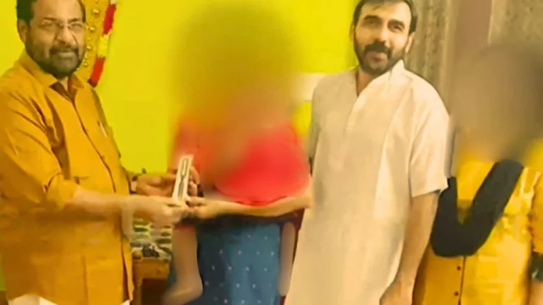 കടകംപള്ളിക്ക് കുരുക്ക് മുറുകുന്നു; പോറ്റിക്കൊപ്പം വീണ്ടും രഹസ്യചിത്രങ്ങള്‍, വാദങ്ങള്‍ പൊളിഞ്ഞു, അറസ്റ്റിലേക്ക് നീങ്ങാന്‍ രാഷ്ട്രീയ അനുമതി തേടി എസ്ഐടി; ഹൈക്കോടതി നിരീക്ഷണങ്ങള്‍ വരെ കാക്കാന്‍ പിണറായി