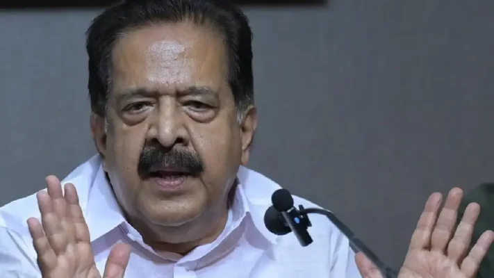 ‘എകെ മനസ്സ്’ മാറി; ചെന്നിത്തലയ്ക്ക് ഭാഗ്യം തെളിയുന്നു? വി.ഡി സതീശനും കെ.സി വേണുഗോപാലിനും ആന്റണിയുടെ ‘സീനിയോറിറ്റി’ പൂട്ട്; വി.എം സുധീരനും കൈകോര്‍ത്തു; കോണ്‍ഗ്രസില്‍ അപ്രതീക്ഷിത പൊളിച്ചെഴുത്ത്.