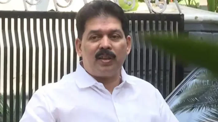 ഇടതുബന്ധം ഉപേക്ഷിച്ച് കാരാട്ട് റസാഖ് മുസ്ലീം ലീഗിലേക്ക്; പാണക്കാട്ടെത്തി അംഗത്വമെടുത്തു; സി‌പി‌ഐ‌എമ്മിന് സഹയാത്രികരെ ചേർത്തുപിടിക്കാനാവുന്നില്ലെന്ന് വിമർശനം