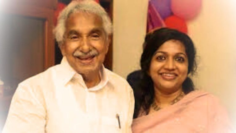 പുതുപ്പള്ളി വിട്ടുതരാം, മറിയ വേണ്ട! ഉമ്മന്‍ചാണ്ടിയുടെ മക്കള്‍ക്കിടയില്‍ പോര് മുറുകുന്നു; ഒത്തുതീര്‍പ്പിന് വഴങ്ങാതെ മറിയയും; കോണ്‍ഗ്രസില്‍ 'പുതുപ്പള്ളിഫാമിലി ഡ്രാമ' കടുക്കുന്നു