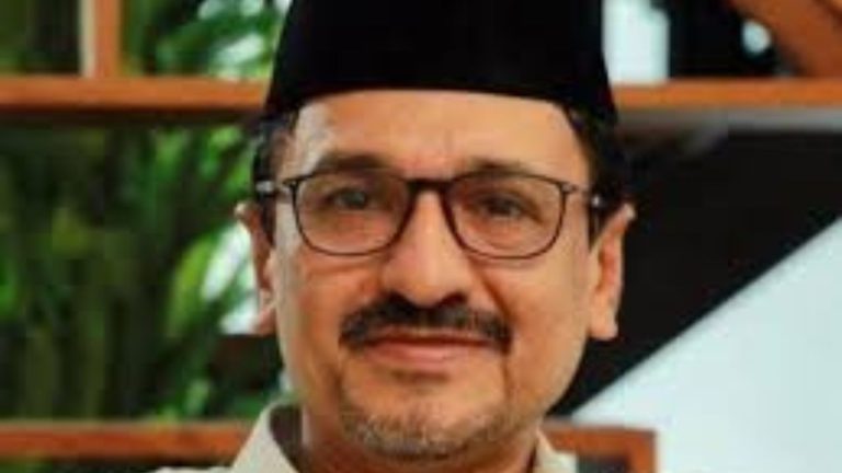 ടവര്‍ ലൊക്കേഷന്‍ കുരുക്കായി; പാണക്കാട് തങ്ങളെ അപകീര്‍ത്തിപ്പെടുത്തിയ കേസില്‍ മുഖ്യപ്രതി പിടിയില്‍; കോയമ്പത്തൂരിലെ ഒളിത്താവളത്തില്‍ നിന്ന് റോഷനെ പൊക്കിയത് സാഹസികമായി