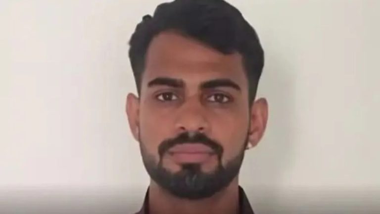 കൊച്ചിയില്‍ ഇനിയും 'പാക് ചാരന്മാരോ'? നാവികസേനയിലെ ചാരക്കേസ്: 'മാതൃകാ പുത്രനില്‍' നിന്ന് ഐ.എസ്.ഐ. ഏജന്റിലേക്ക്; ആദര്‍ശിന്റെ വീഴ്ചയില്‍ ഞെട്ടി ആഗ്രയിലെ ഗ്രാമം; ഹണി ട്രാപ്പിലേത് അവിശ്വസനീയ ചാര പ്രവര്‍ത്തനം; 'ലക്കി'യുടെ കൂട്ടുകാരും നിരീക്ഷണത്തില്‍