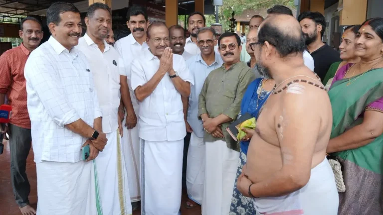 kunjalikutty - thripuranthaka temple