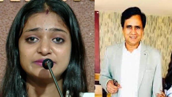 സംവിധായകൻ സനോജ് മിശ്രയ്ക്കെതിരെ ഗുരുതര ആരോപണവുമായി മൊണാലിസ; സെറ്റിൽ വെച്ച്  പല തവണ ശരീരത്തിൽ കയറി പിടിച്ചു; സത്യം മറച്ചുവെക്കാൻ അനാവശ്യ വിവാദം സൃഷ്ടിക്കുന്നു