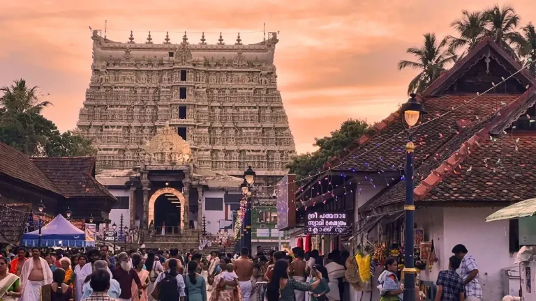 പത്മനാഭസ്വാമി ക്ഷേത്രത്തില്‍ ആചാരലംഘനം; ഫര്‍മാന്‍ ഖാനും സംഘവും പത്മനാഭസ്വാമീ ക്ഷേത്രത്തില്‍ എത്തിയത് ഏഴിന്; പിന്നില്‍ വന്‍ ഗൂഢാലോചന? അരുമാനൂര്‍ വിവാഹത്തില്‍ അന്വേഷണം കേരളത്തിലേക്കും