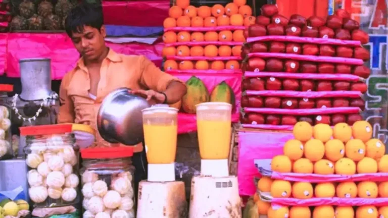 വേനല്‍ക്കാലം: ജ്യൂസ് കടകളിലും കുപ്പിവെള്ളത്തിലും പ്രത്യേക പരിശോധന; 3641 പരിശോധനകള്‍, 510 സ്ഥാപനങ്ങള്‍ക്ക് നോട്ടീസ്; ധാരാളം വെള്ളം കുടിക്കണം; കുടിക്കുന്നത് ശുദ്ധമായ വെള്ളമെന്ന് ഉറപ്പ് വരുത്തണം