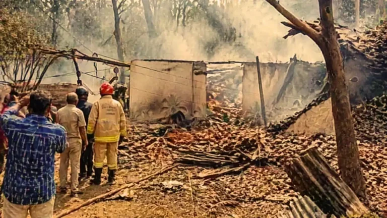 കണ്ണീരില്‍ കുതിര്‍ന്ന പൂരം; ആഘോഷപ്പൊലിമയില്ലാതെ തൃശൂര്‍, വെടിക്കെട്ടില്ലാതെ ചടങ്ങുകള്‍ മാത്രം; പൂരാവേശം തര്‍ത്ത് ദുരന്തം; കരിമരുന്ന് ദുരന്തം മലയാളിയുടെ കണ്ണീരാകുമ്പോള്‍
