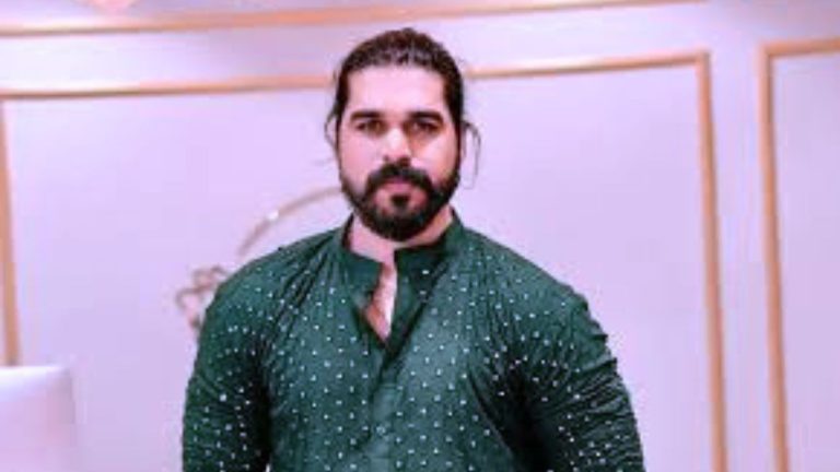 ഷിയാസ് കരീമിനെതിരെ വീണ്ടും ലൈംഗികാരോപണം; 49 ലക്ഷം രൂപ തട്ടിയെടുത്തെന്നും പരാതി