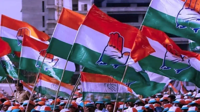 കോണ്‍ഗ്രസില്‍ 'മുഖ്യമന്ത്രി' കളി മുറുകുന്നു; കെ.സിക്ക് വേണ്ടി ഹൈക്കമാന്‍ഡ് ചരടുവലിക്കുന്നു? ചെന്നിത്തല ഡല്‍ഹിയില്‍; പൊട്ടിത്തെറിച്ച് എം.കെ. രാഘവന്‍; ലീഗിന് കടുത്ത അതൃപ്തി; നേതാക്കളെ ശാസിച്ച് ഖാര്‍ഗെ; കോണ്‍ഗ്രസില്‍ പോര് ശക്തം