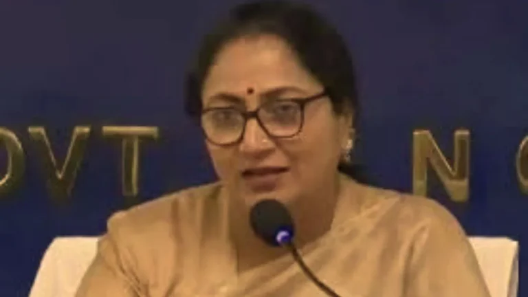 ഇന്ധനം ലാഭിക്കാന്‍ 'ദില്ലി മോഡല്‍'; ഉദ്യോഗസ്ഥര്‍ക്ക് ആഴ്ചയില്‍ രണ്ട് ദിവസം വര്‍ക്ക് ഫ്രം ഹോം; യോഗങ്ങള്‍ ഓണ്‍ലൈനാക്കാന്‍ മുഖ്യമന്ത്രിയുടെ നിര്‍ദ്ദേശം; വീണ്ടും രാജ്യം വര്‍ക്ക് ഫ്രം ഹോം ആകുമോ?