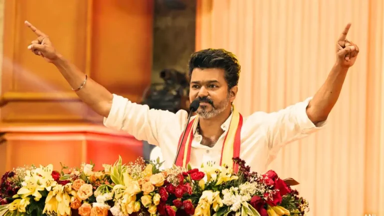 വിധി നിര്‍ണ്ണയിക്കുന്ന കിംഗ് മേക്കറായോ അതോ നേരിട്ട് ഭരണത്തിലേറുന്ന കിംഗായോ ദളപതി മാറുമോ? തമിഴകത്ത് വിജയ് തരംഗം: തമിഴ്നാട് രാഷ്ട്രീയത്തില്‍ നിര്‍ണ്ണായക മാറ്റങ്ങള്‍