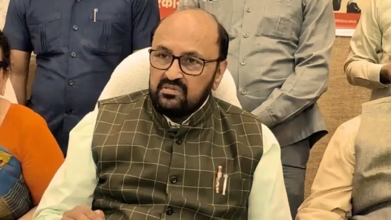 'റെയിൻ റെയിൻ ഗോ എവേ' എന്ന കവിത കുട്ടികളെ സ്വാർത്ഥരാക്കുന്നുവെന്ന് യു.പി മന്ത്രി; കുട്ടിക്കവിതകൾക്കെതിരെ യു.പി മന്ത്രി യോഗേന്ദ്ര ഉപാധ്യായ