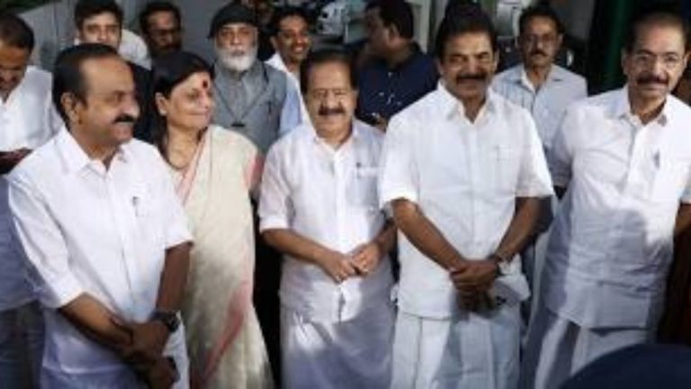 യുഡിഎഫ് സർക്കാരിന്റെ തലവനെ ഇന്ന് അറിയാം; എഐസിസി നിരീക്ഷകർ തിരുവനന്തപുരത്ത്