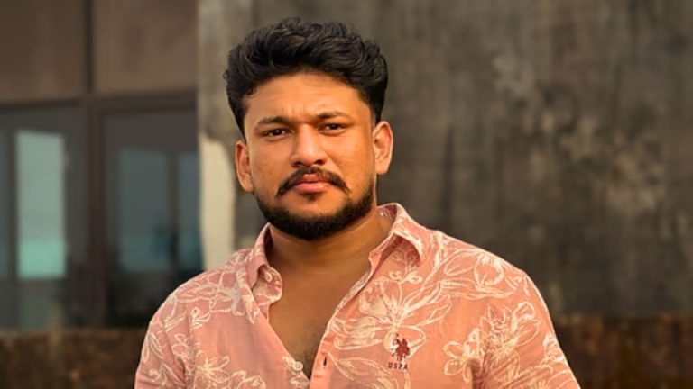 പോസ്റ്റിന്റെ പേരില് വീണ്ടും അകത്താകും; അര്ജുന് ആയങ്കിയെ കുരുക്കാന് പോലീസ്; സി.ഐക്കെതിരായ കൊലവിളി ഗൗരവത്തോടെടുക്കും, നിരീക്ഷണം ശക്തമാക്കി; കോതമംഗലം സിഐ ചെയ്തത് ശരിയോ? പോസ്റ്റിന്റെ പേരില് വീണ്ടും അകത്താകും; അര്ജുന് ആയങ്കിയെ കുരുക്കാന് പോലീസ്; സി.ഐക്കെതിരായ കൊലവിളി ഗൗരവത്തോടെടുക്കും, നിരീക്ഷണം ശക്തമാക്കി; കോതമംഗലം സിഐ ചെയ്തത് ശരിയോ?
