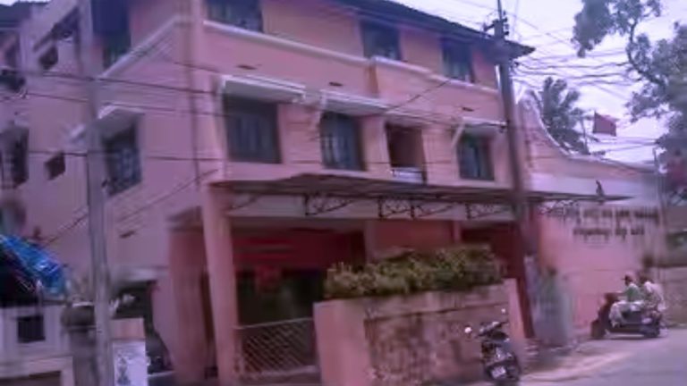 തോറ്റവര് ജയിച്ചവനെ കല്ലെറിയുമ്പോള്; സി.പി.എം തലസ്ഥാന കോട്ടയില് 'ഇരട്ടപ്പദവി' തിയറി; വി. ശിവന്കുട്ടിയുടെ നിലപാട് മാറ്റത്തില് പാര്ട്ടിക്കുള്ളില് പുകച്ചില്; തിരുവനന്തപുരത്തെ സിപിഎമ്മില് കലഹം രൂക്ഷം; തോറ്റവര് പുനരധിവാസം ലക്ഷ്യമിടുമ്പോള് CPIM trivandrum